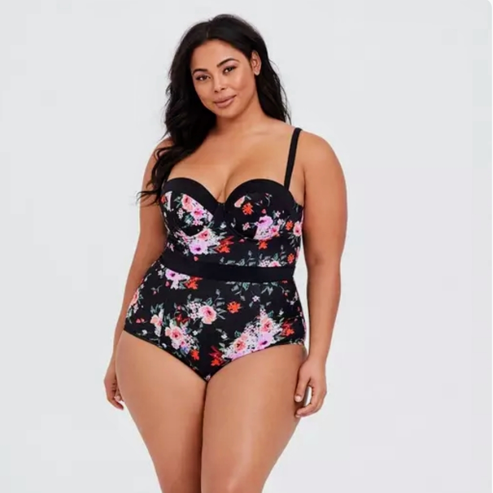 Torrid Swimsuit Black Rosy Belted Floral One Piece Bathing Suit Size 0